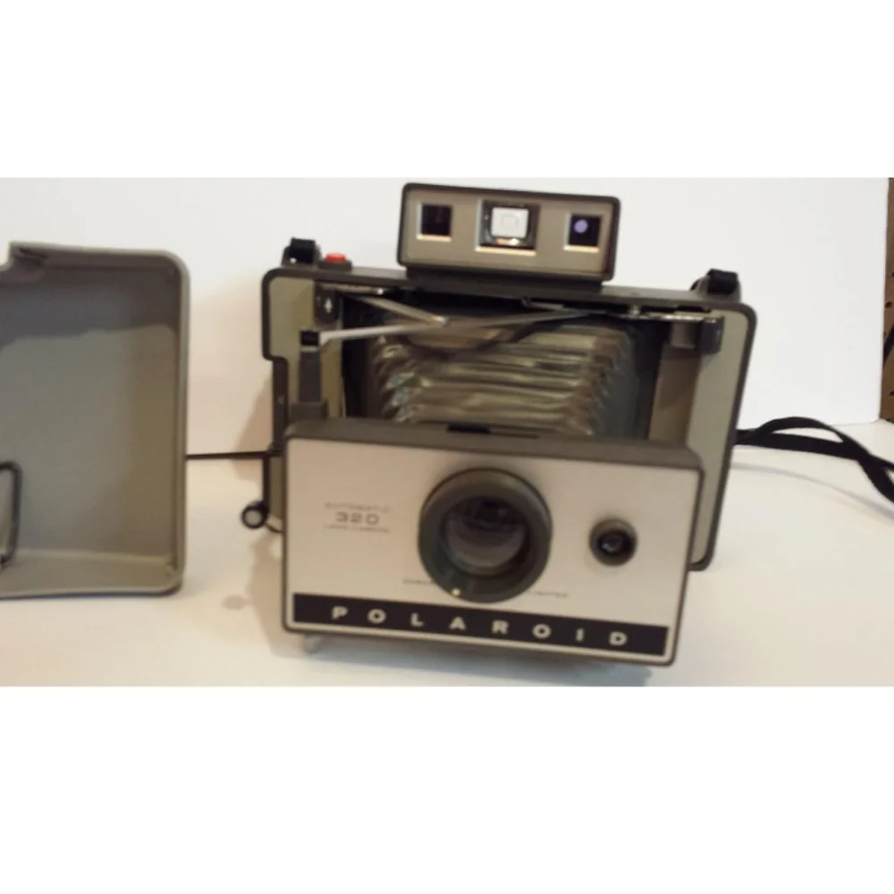 Polaroid 320 Instant Pack Film Land Camera